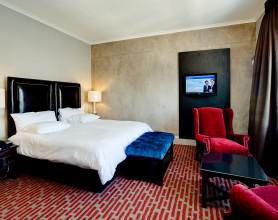 Variation #10068 of Victoria and Alfred Hotel Mountain Facing Room12