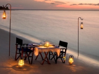 Dining-on-the-beach-at-andBeyond-Benguerra-Island-in-Mozambique