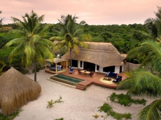 Aerial-view-of-andBeyondBenguerra-Island-in-Mozambique
