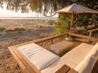 chikwenya_lodge_2000px_-_kyle_and_ruth_18_of_98